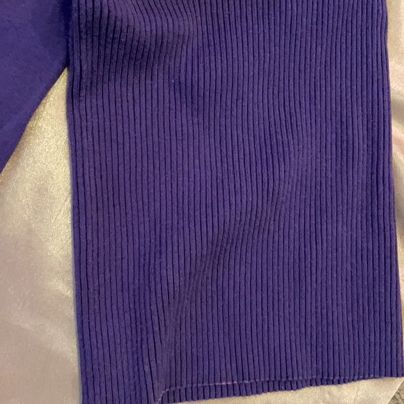 Beautiful purple sweater - Picture 5 of 6